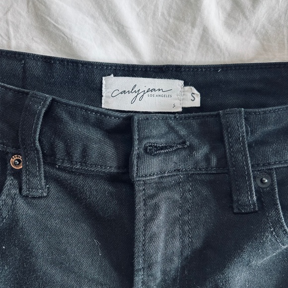 Carly Jean Revy Shorts - Picture 6 of 8